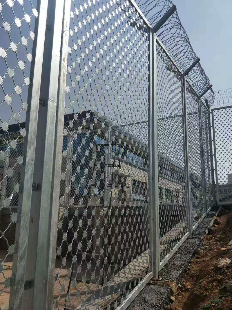 山東監獄加高隔離網圖片2