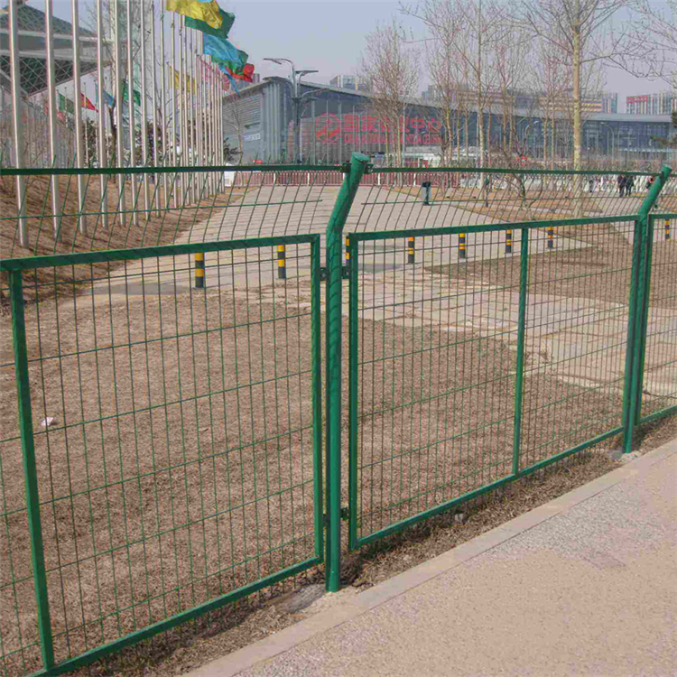 山東框架公路護欄網圖片1