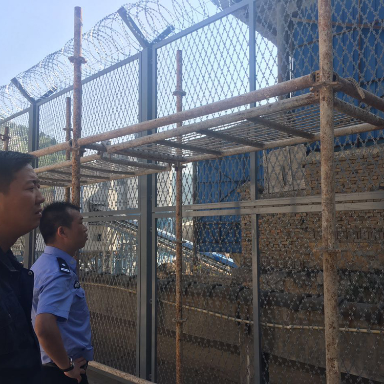 山東監獄防攀爬金屬網墻圖片2