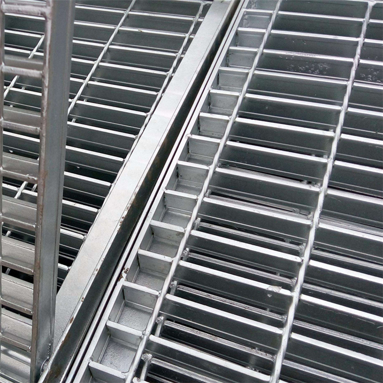 山東異形鋼格板