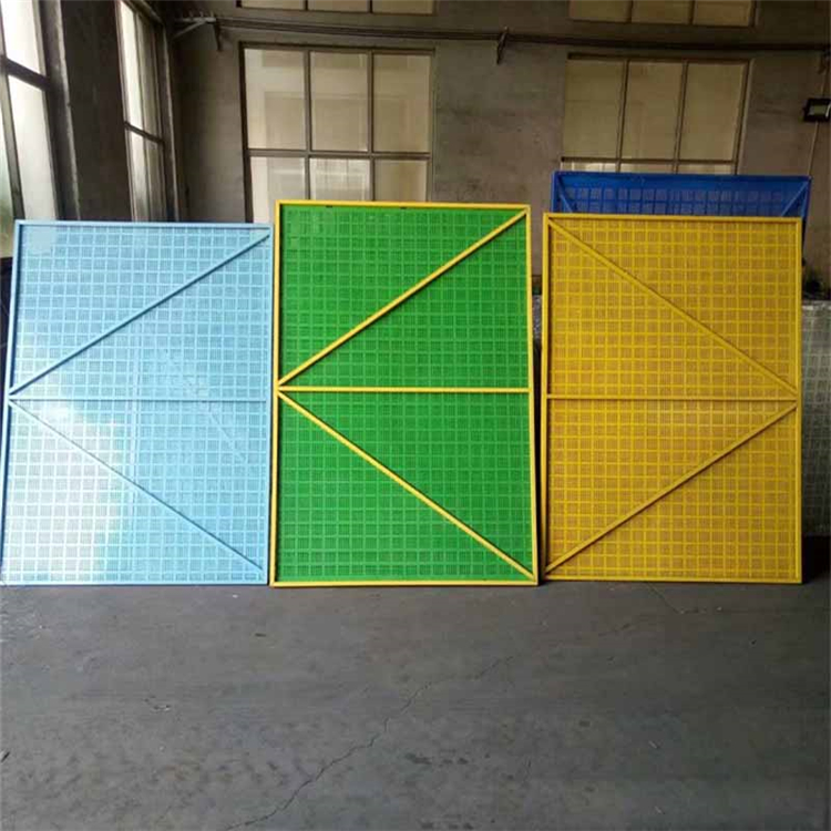 山東外架鋼板防護網圖片4 山東外架鋼板防護網圖片4