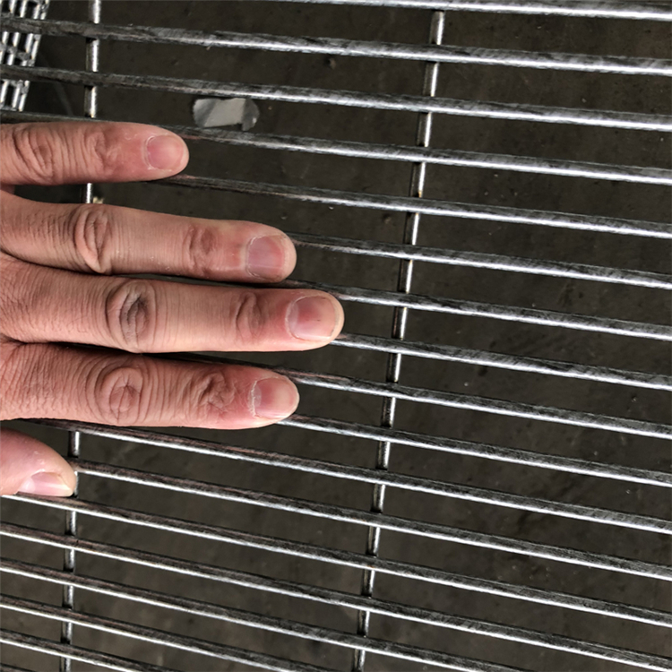 山東358加密鋼網墻圖片2