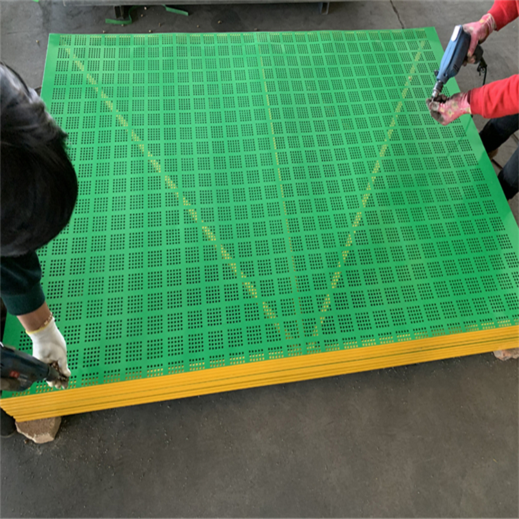 山東外爬架鋼防護網