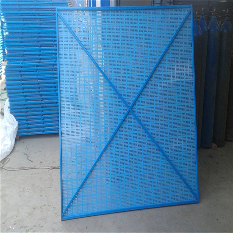 山東外爬架鋼防護網圖片4