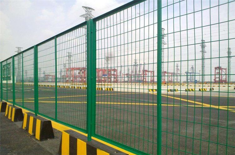 山東橋梁防護網圖片2