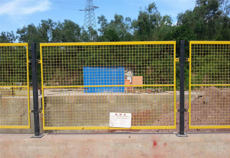 山東橋梁防護網圖片4
