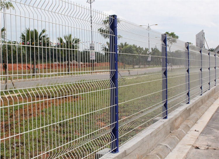 工廠鐵絲隔離網(wǎng)圖片3 工廠鐵絲隔離網(wǎng)圖片3