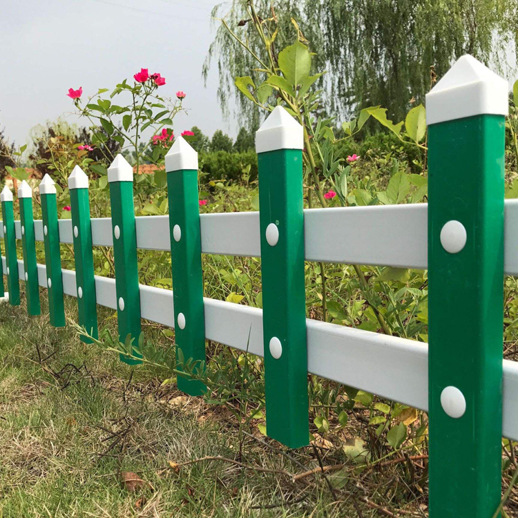 山東鋅鋼草坪護欄