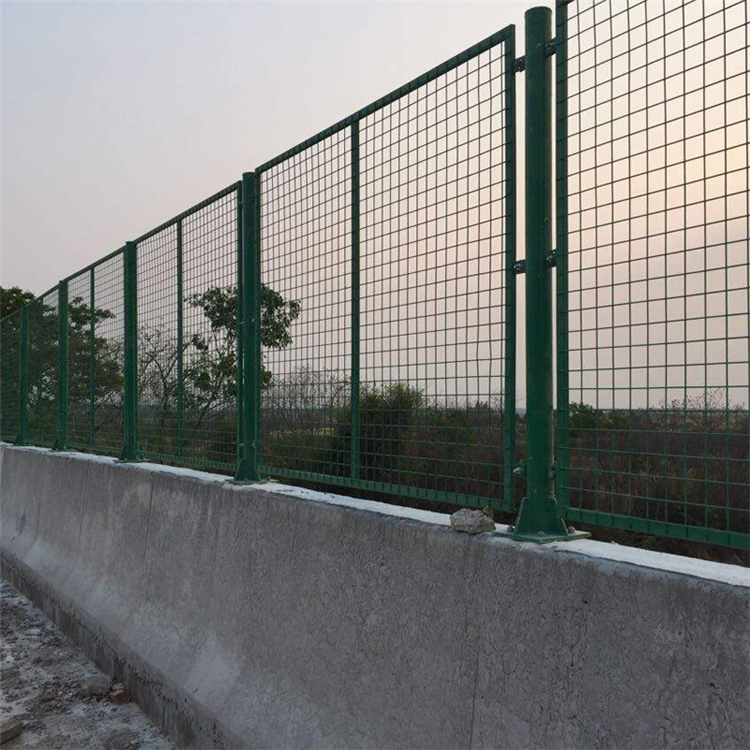 高架橋防拋網制作工藝圖片2 高架橋防拋網制作工藝圖片2