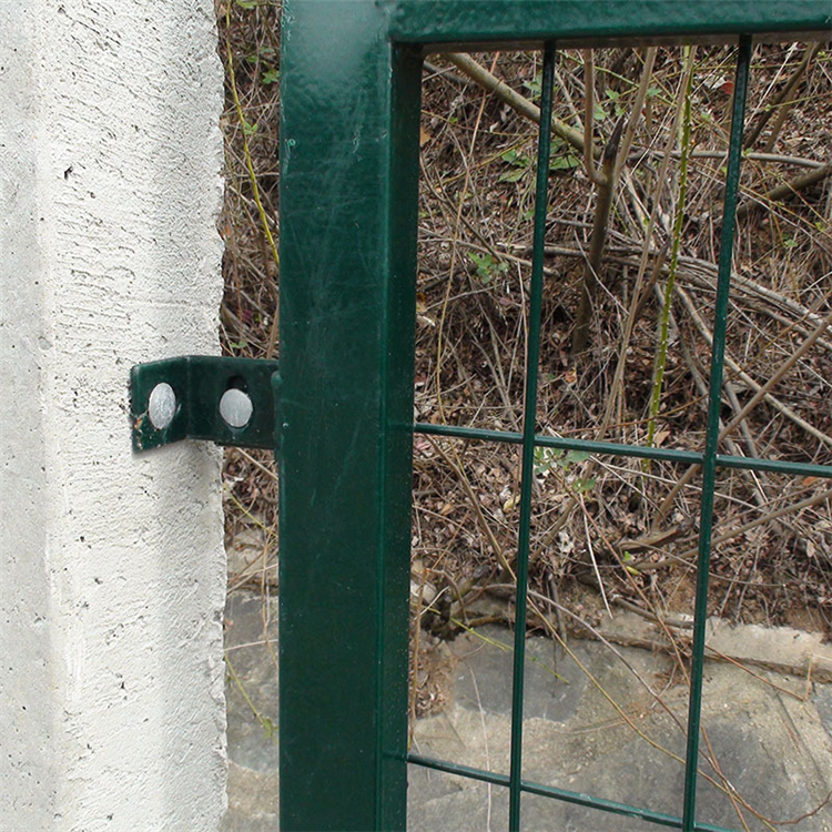 山東高速鐵路防護柵欄圖片3 山東高速鐵路防護柵欄圖片3