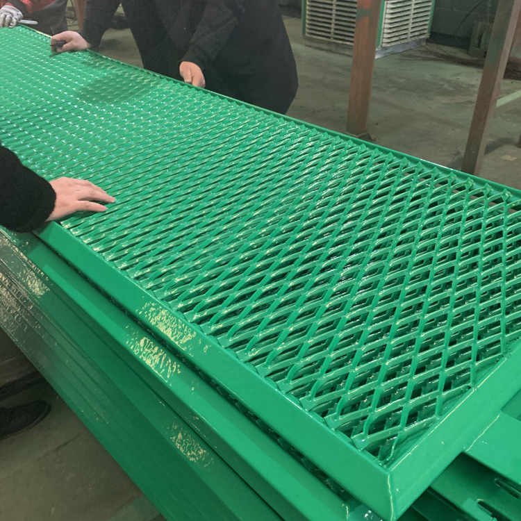 防眩網(wǎng)對于網(wǎng)孔要求圖片3 防眩網(wǎng)對于網(wǎng)孔要求圖片3