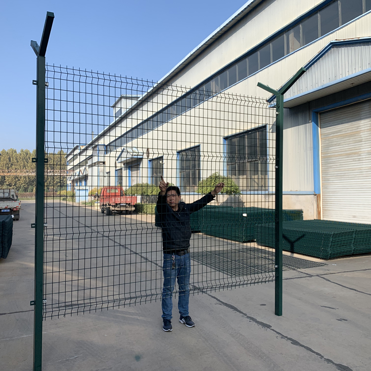 山東機(jī)場(chǎng)鋼絲圍擋