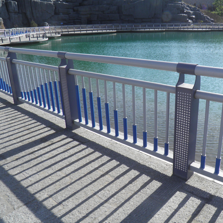 山東鋅鋼河道護欄