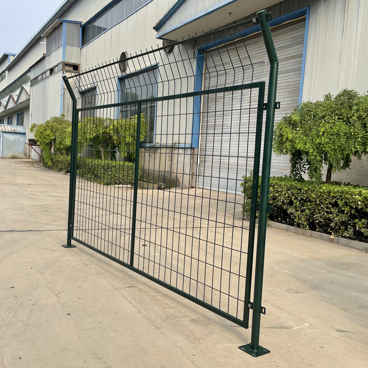 公路鋼絲隔離柵圖片4 公路鋼絲隔離柵圖片4