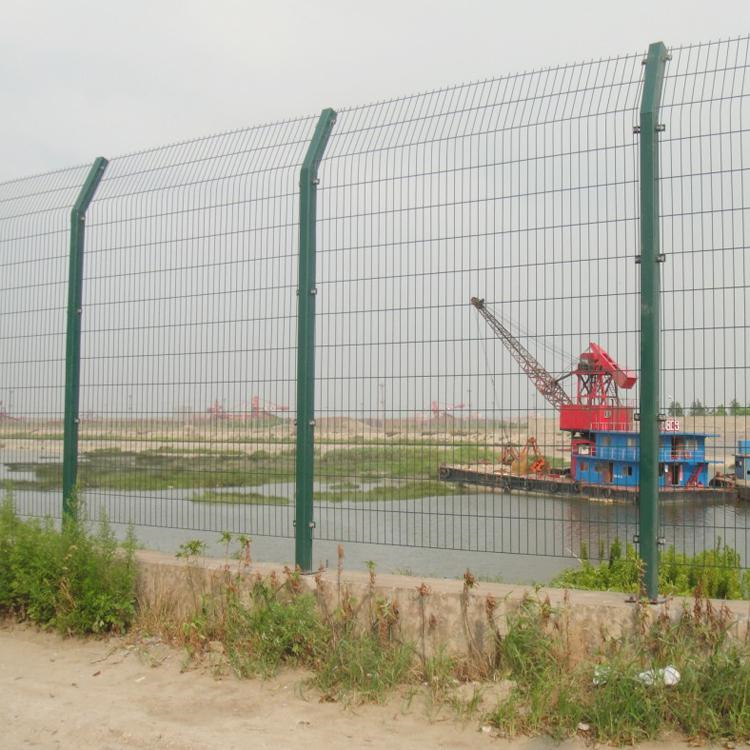 山東光伏鐵絲網圍欄圖片3