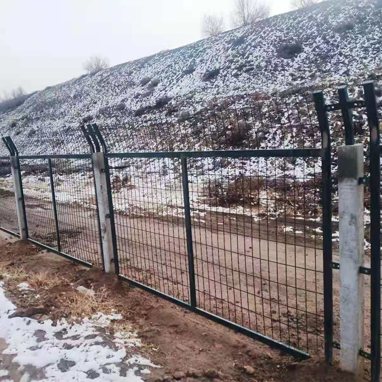 山東鐵路柵欄網片圖片4 山東鐵路柵欄網片圖片4