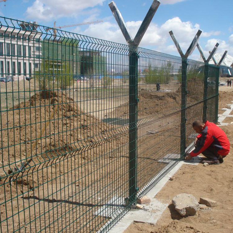 山東機場隔離鋼筋網圍界