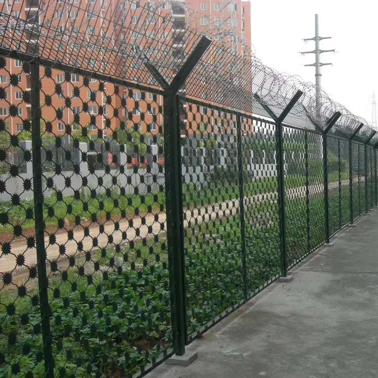 山東監(jiān)獄梅花刺片隔離鋼網(wǎng)墻