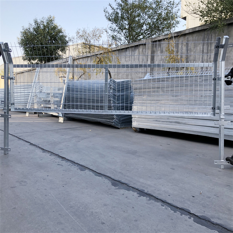 山東鐵路熱鍍鋅防爬刺加高網片廠家圖片2