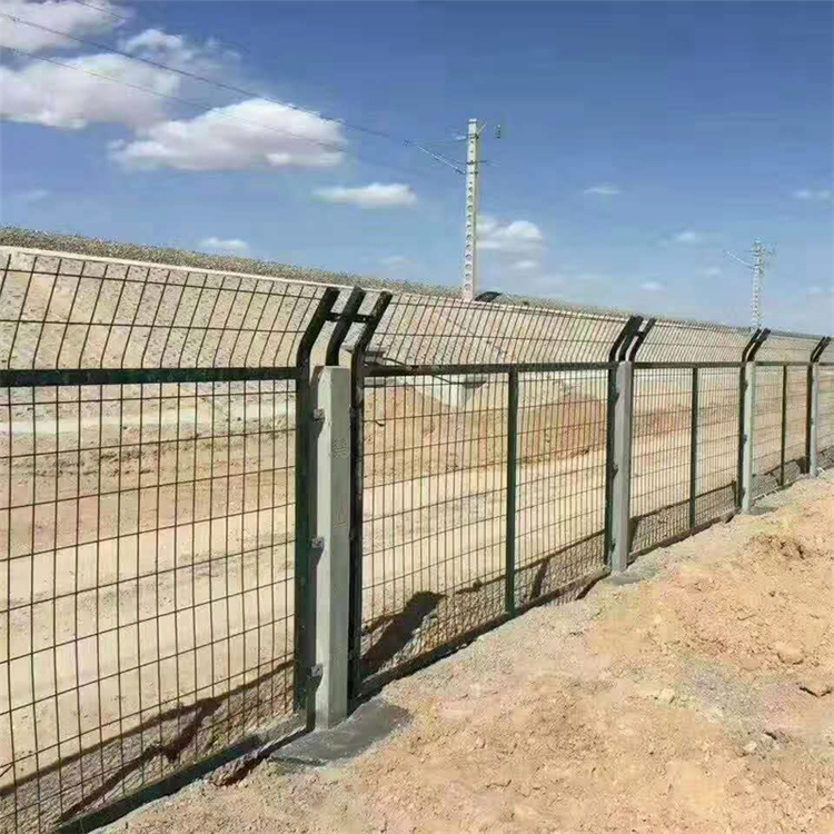 山東高速鐵路防護柵欄是行車安全的重要防護設施圖片3