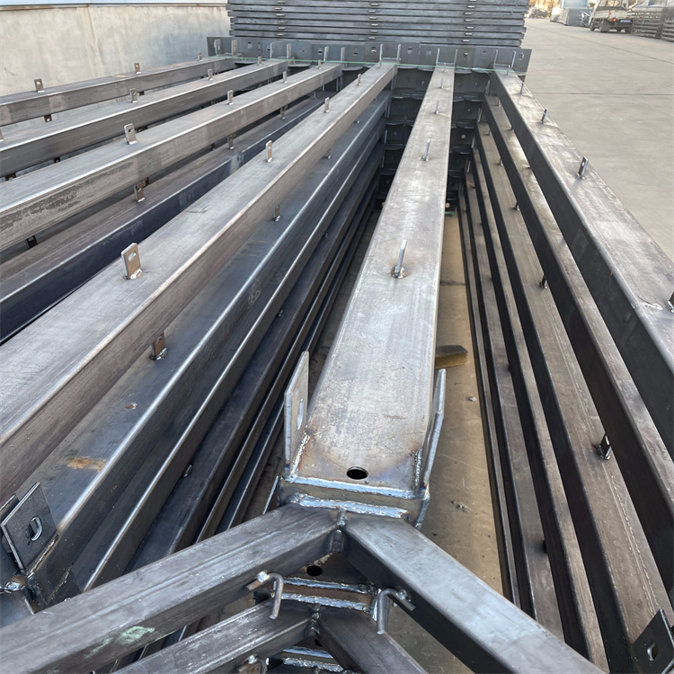 山東機場隔離柵生產工序圖片3 山東機場隔離柵生產工序圖片3