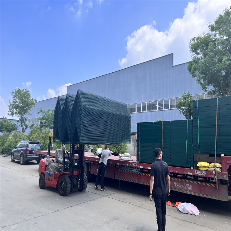 山東珠海某機場圍欄的設計