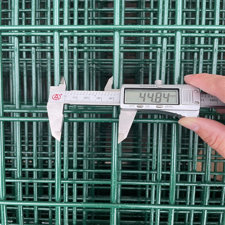 山東?機場隔離柵圍界網產品介紹圖片2