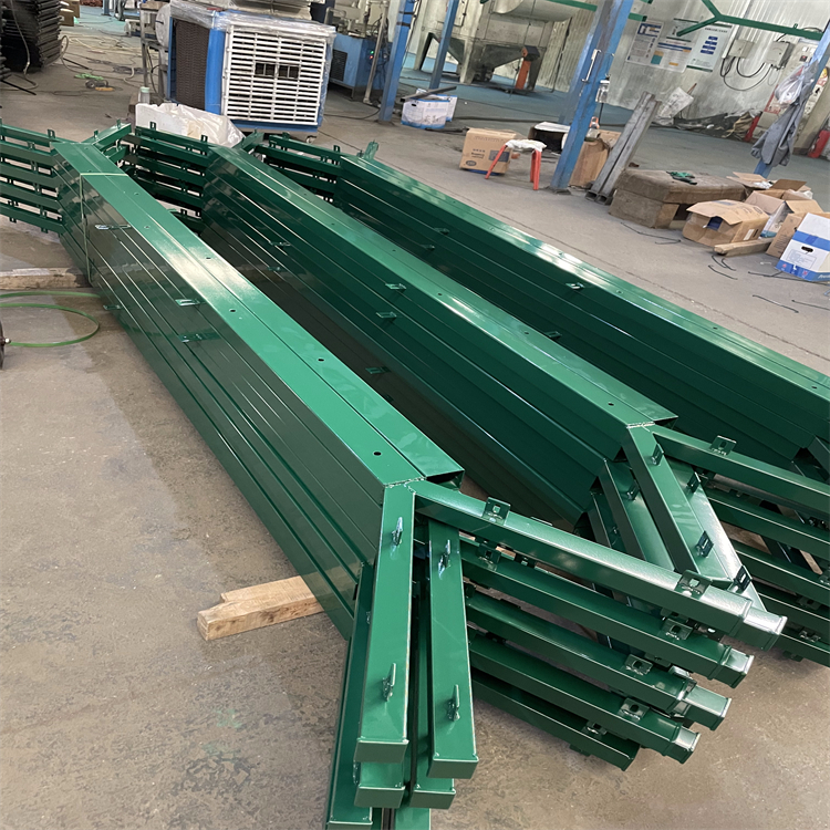 山東珠海機場鋼筋網圍界網案例圖片3