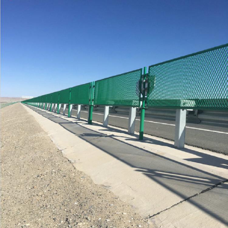 山東金屬鐵絲網護欄應用場所圖片3 山東金屬鐵絲網護欄應用場所圖片3