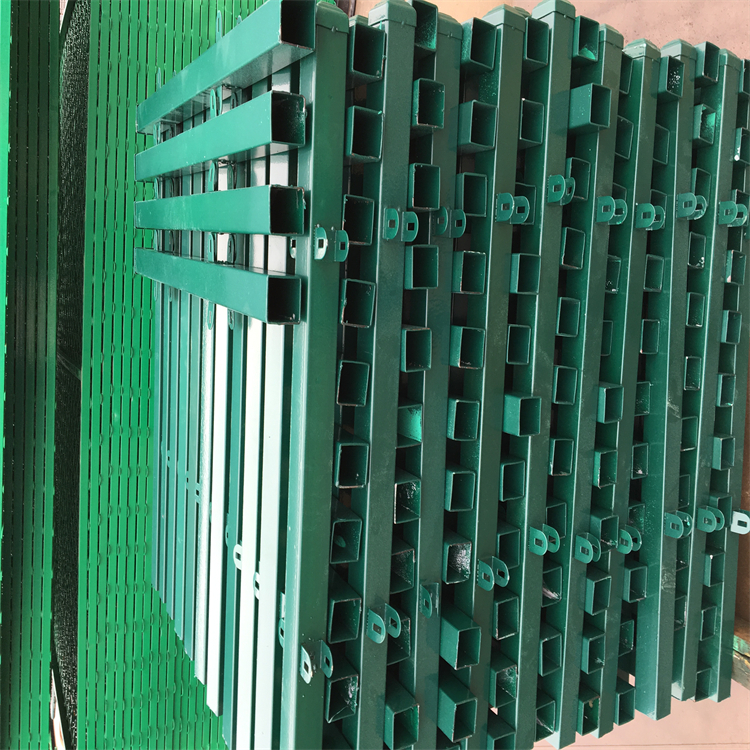 市政綠化護(hù)欄網(wǎng)即鋅鋼道路護(hù)欄圖片5