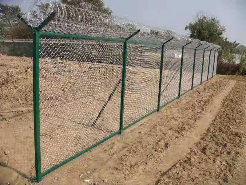 山東機場鋁包鋼圍界工程案例