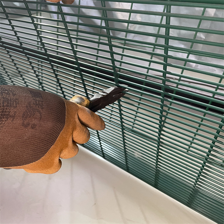 358密紋護欄網應用圖片3