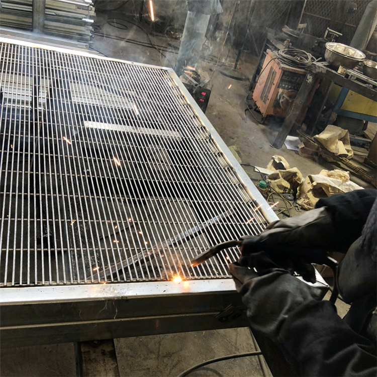 358密紋護欄網應用圖片5