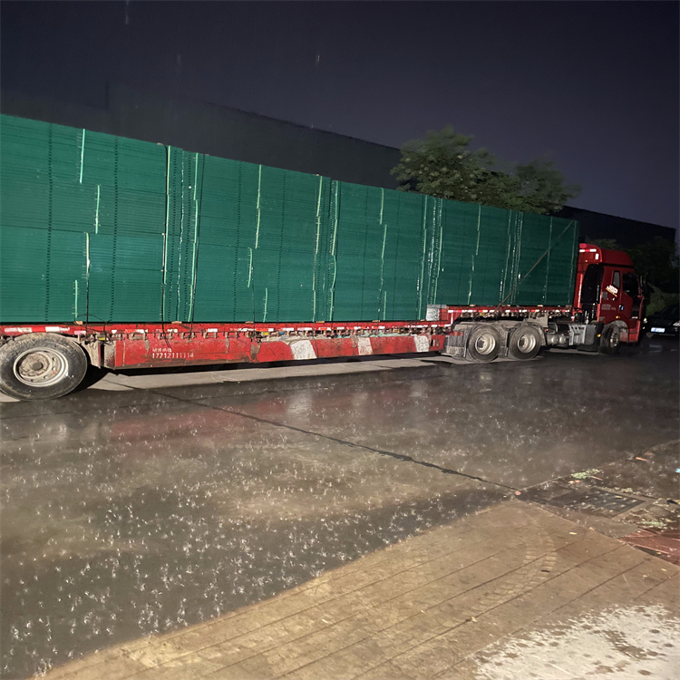 山東機場隔離鐵絲網圍界工程圖片3 山東機場隔離鐵絲網圍界工程圖片3