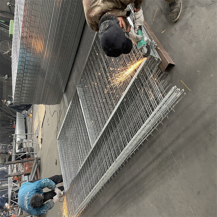 山東高速公路隔離柵保驗收的產品圖片4