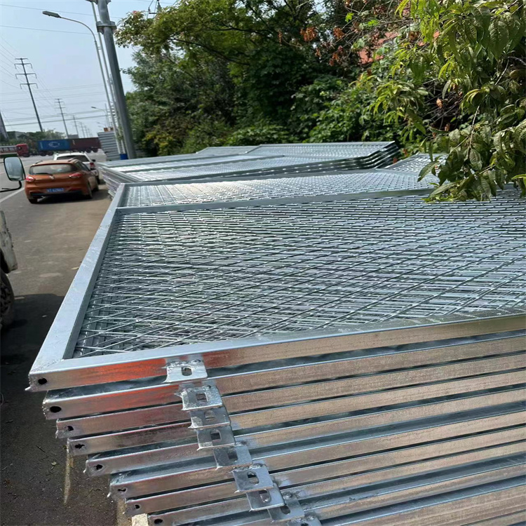 山東高速公路隔離柵保驗收的產品圖片5