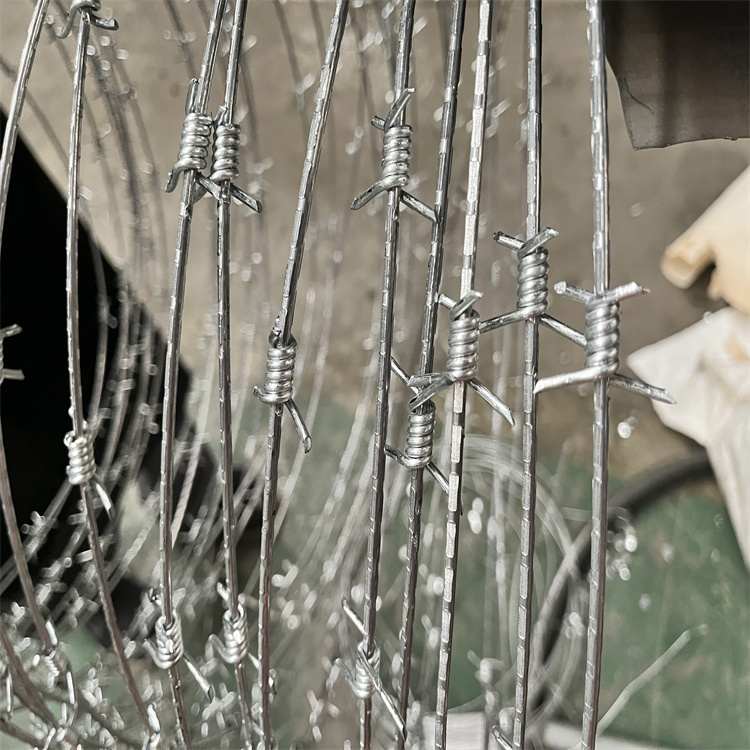 山東機場鋁包鋼勾花圍界網(wǎng)圖片3 山東機場鋁包鋼勾花圍界網(wǎng)圖片3