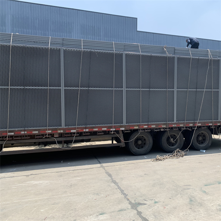 山東監獄鋼板網隔離柵護欄圖片6