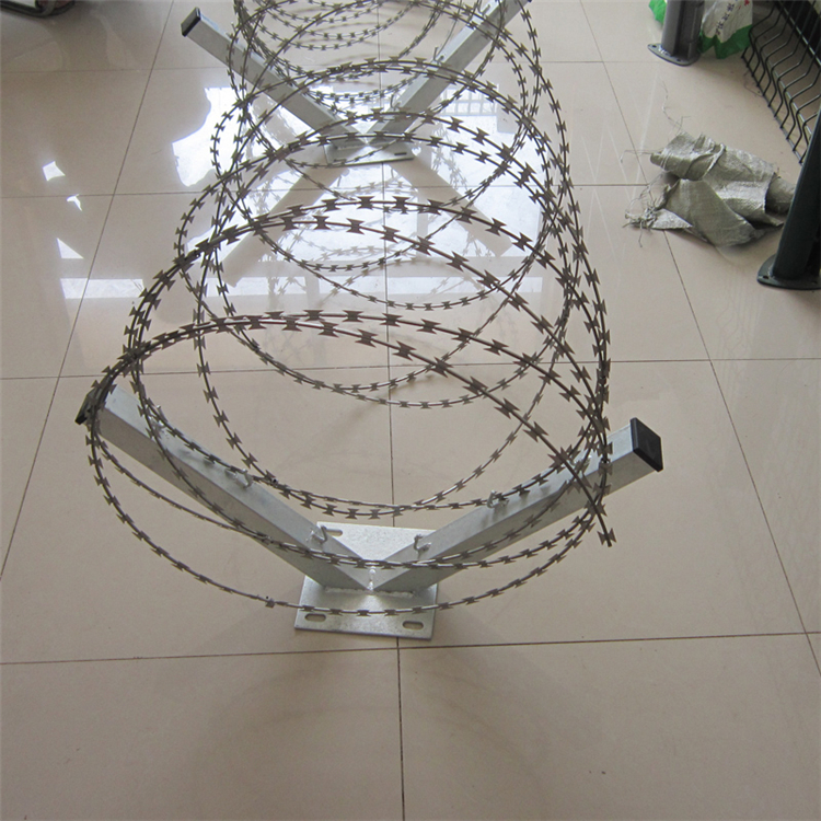 山東不銹鋼刀刺網Ф500mm現貨圖片7 山東不銹鋼刀刺網Ф500mm現貨圖片7