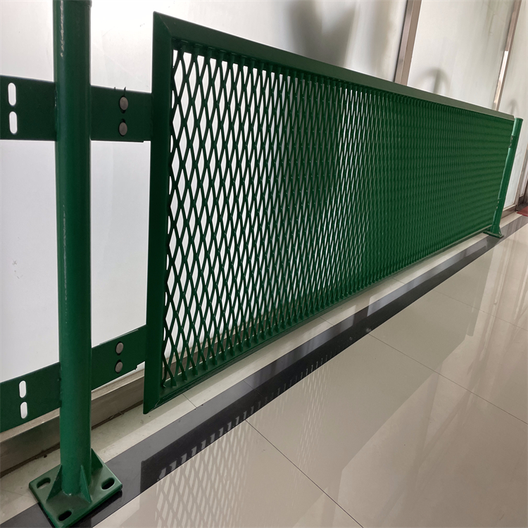 山東高速公路防眩網護欄圖片6